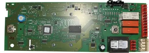 Regelungsplatine mit elektrischen Komponenten, Relais und Anschlüssen, hergestellt von Wolf, zur Verwendung in Heiz- und Regelungstechnik.